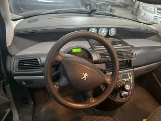 Peugeot 807 2004