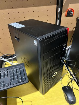 Fujitsu Esprimo P557/E85+ PC Torre