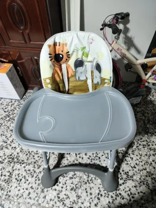 Trona bebé con estampado de animales