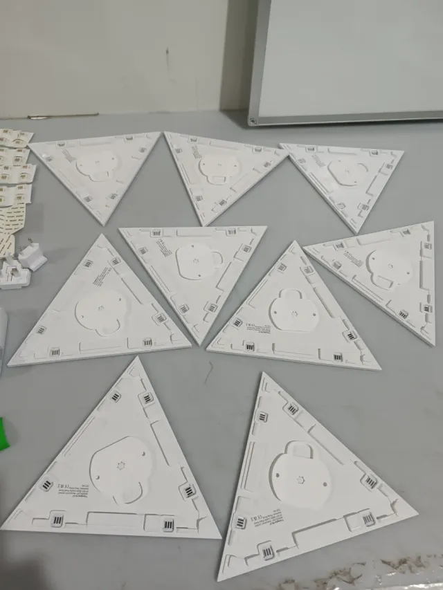 Kit de Triângulos Nanoleaf Shapes 9 peças G2Y9154