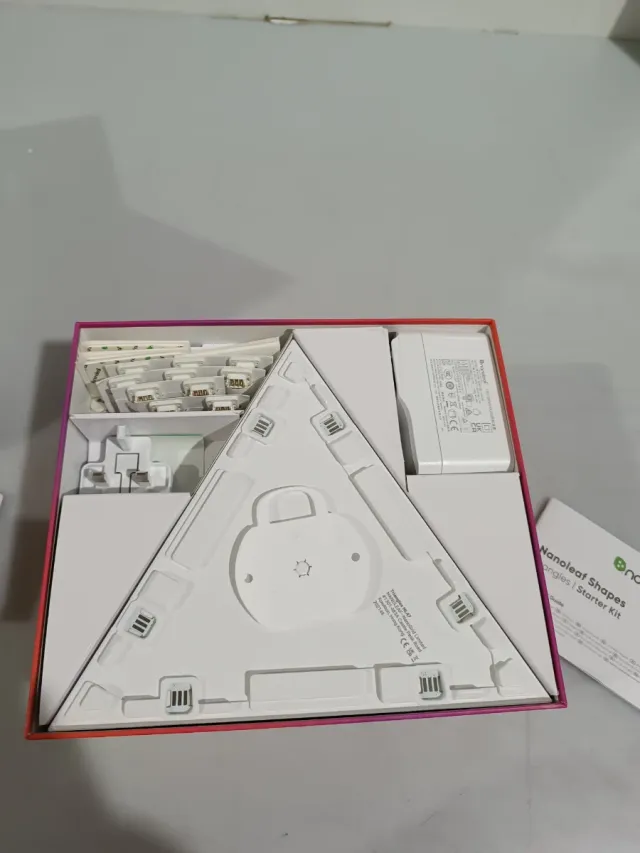 Kit de Triângulos Nanoleaf Shapes 9 peças G2Y9154