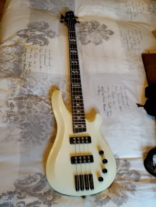 Bajo Harley Benton B450