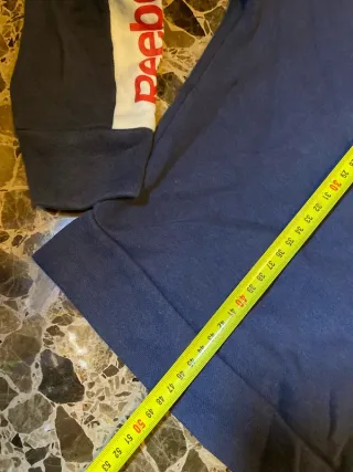 Sudadera Reebok azul con logo