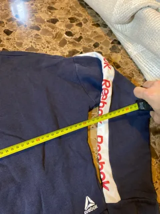 Sudadera Reebok azul con logo