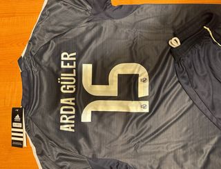Equipamento Real Madrid Arda Guler Criança