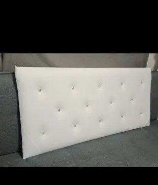 Cabecero polipiel blanco con diamantes 135*60