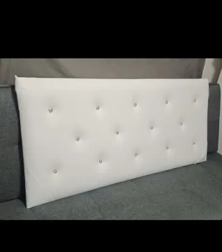 Cabecero polipiel blanco con diamantes 135*60