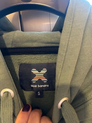 Sudadera verde con logo