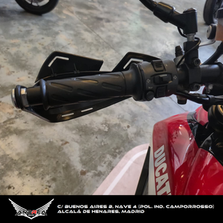 DUCATI HYPERMOTARD 1100 EVO SP 2012 €120/MES S/E