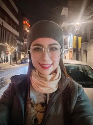 Busco empleo: limpieza, cuidadora.