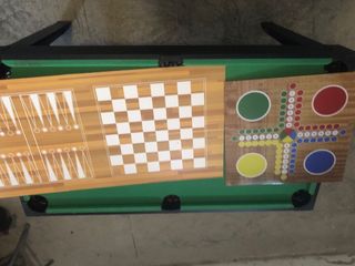 Mesa multijuegos con todo los accesorios