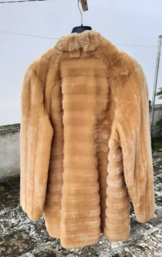 Pelliccia ecologica beige