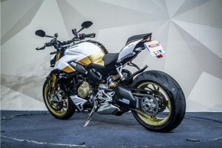 DUCATI Streetfighter V4S POCOS KM * EVOTECH * OHLINS * BREMBO *