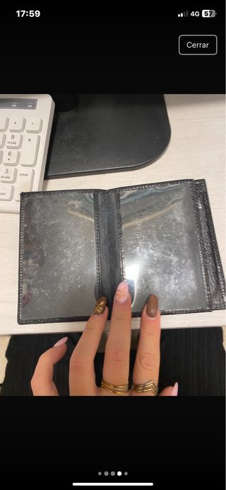 Cartera de cuero negra