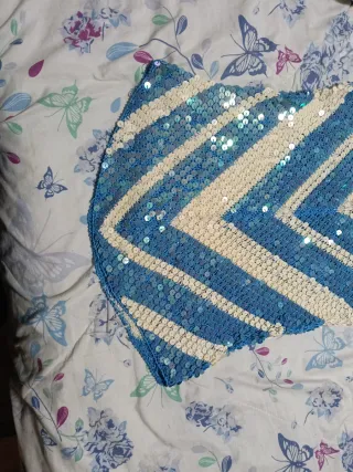 Top lentejuelas blanco y azul