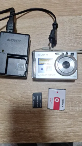 Cámara Sony Cyber-shot DSC-W80 Plata