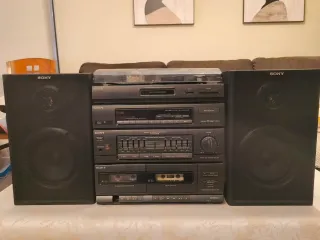 Impianto musicale Sony con giradischi