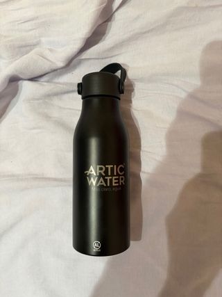 Botella de agua negra Arctic Water
