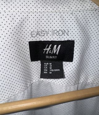Camisa H&M branca com padrão