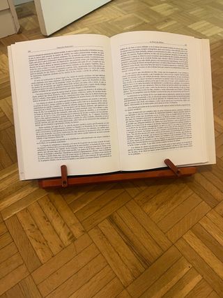 Atril. Apto para partiruras o libros