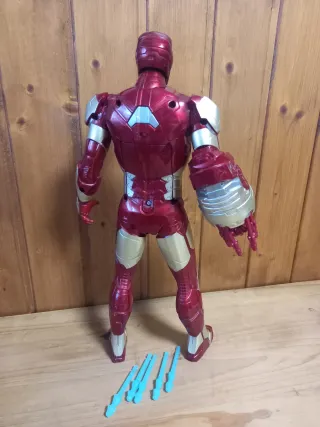 Figura Iron Man interactiva