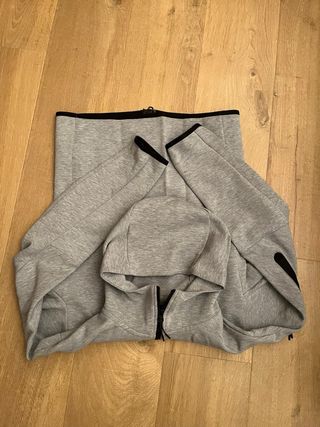 Nike Tech Fleece Gris