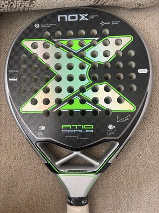 Pala Nox AT10 Genius Agustín Tapia