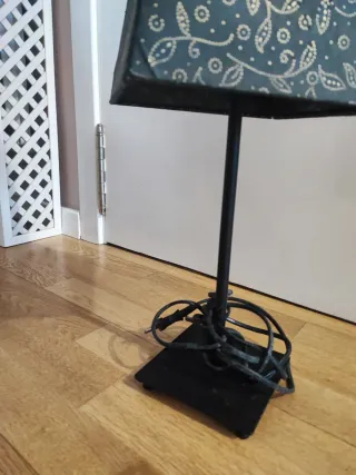 Lámpara de mesa pantalla papel diseño floral