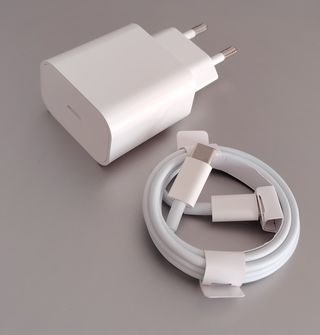 Cargador Rápido 20W compartible iPhone 17/16/15