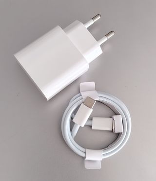 Cargador Rápido 20W compartible iPhone 17/16/15