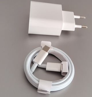 Cargador Rápido 20W compartible iPhone 17/16/15