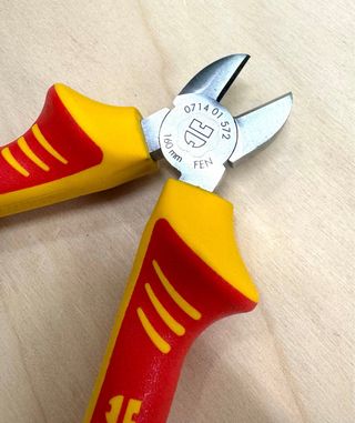 WÜRTH 0714 01 572 - Alicate de Corte