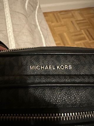 Riñonera Michael Kors Negra