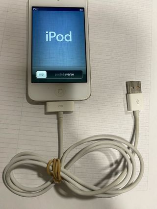 iPhone 7 128 GB Negro y regalo de iPod de 32 GB.