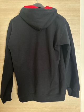 Felpa con cappuccio Ultimo nera e rossa