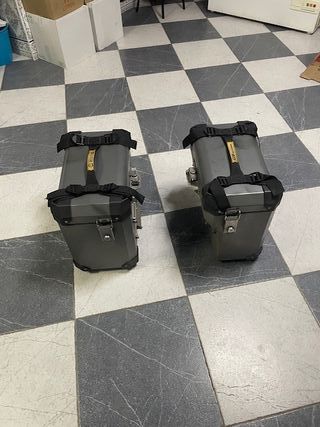 Soporte Maletas BMW R 1250GS Adventure Originales