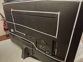 TV plana LG 42” con peana, perfecto estado