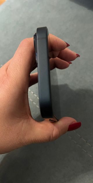 iPhone 14 azul estrellado