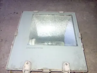 Foco luz exterior metal y cristal