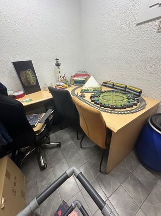 URGENTE! Mesa de escritorio marrón en forma L