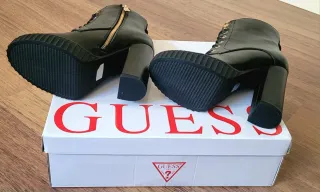 Botas Guess Negras con Cordones y Tacón