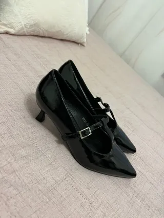 Zapatos C.M. París Talla 38 Negros Fiesta