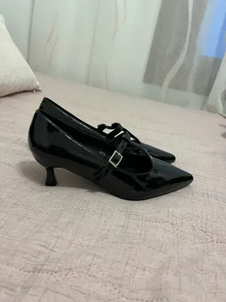 Zapatos C.M. París Talla 38 Negros Fiesta