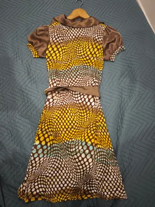 Vestido estilo ochentero estampado