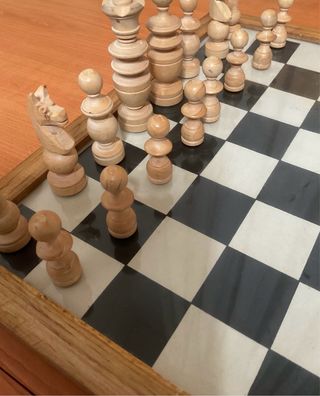 Piezas de ajedrez de madera artesanales