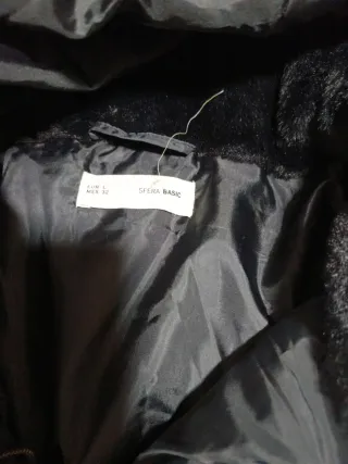 Abrigo acolchado verde y negro