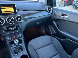 Mercedes-Benz Clase B180 CDI / Manual / Año 2012