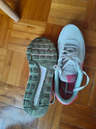 Zapatillas Nike Blancas y Rosas