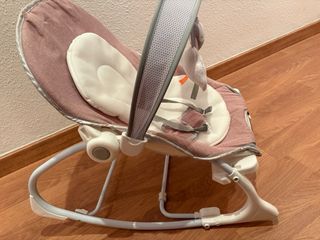 Hamaca bebé con música y luces