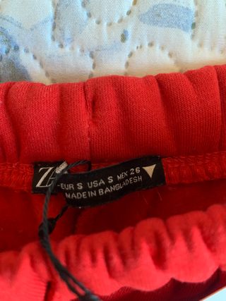 Pantalon Zara chandal oversize rojo (T. S)